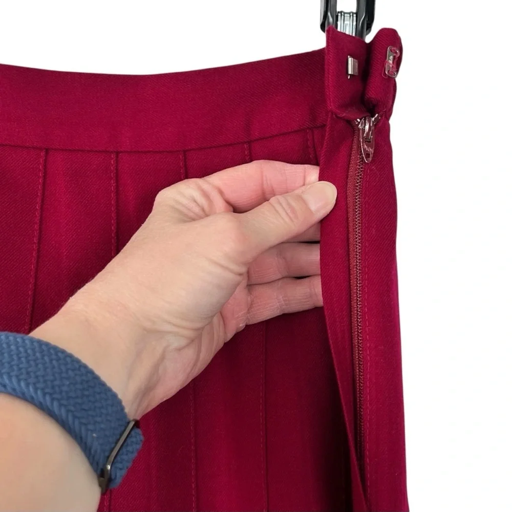 Vintage Talbots 100% Wool Pleated Midi Skirt Cranberry – Size 4L Made in USA